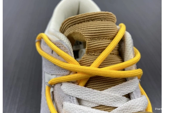 O-W DJ0950-109 39 Nike Low Dunk Lot 0306